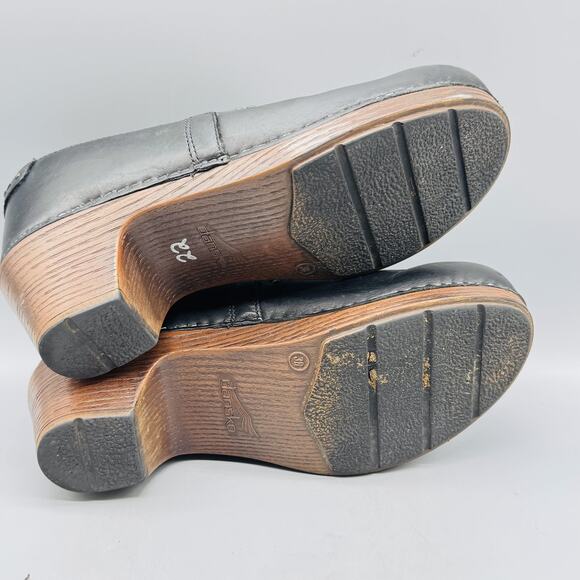 Dansko Shoes Womens 8 Black Leather Clogs Slip On Studded Comfort Work Classic - Picture 9 of 12